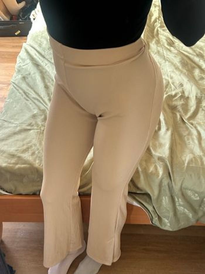 Pantalon évasé beige pimkie - photo numéro 4