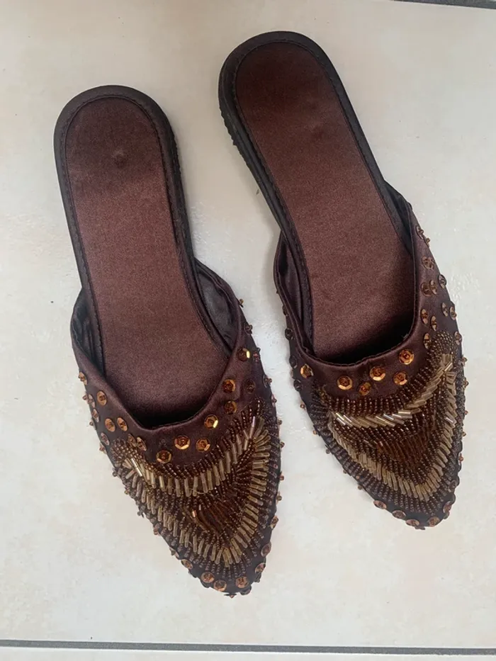 Superbes mules satinées sequins et perles T/36 - photo numéro 2