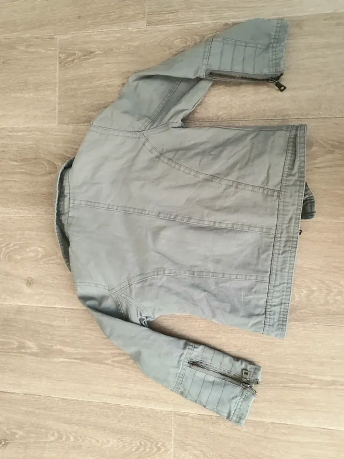 Veste grise à zip taille 6 ans - photo numéro 2