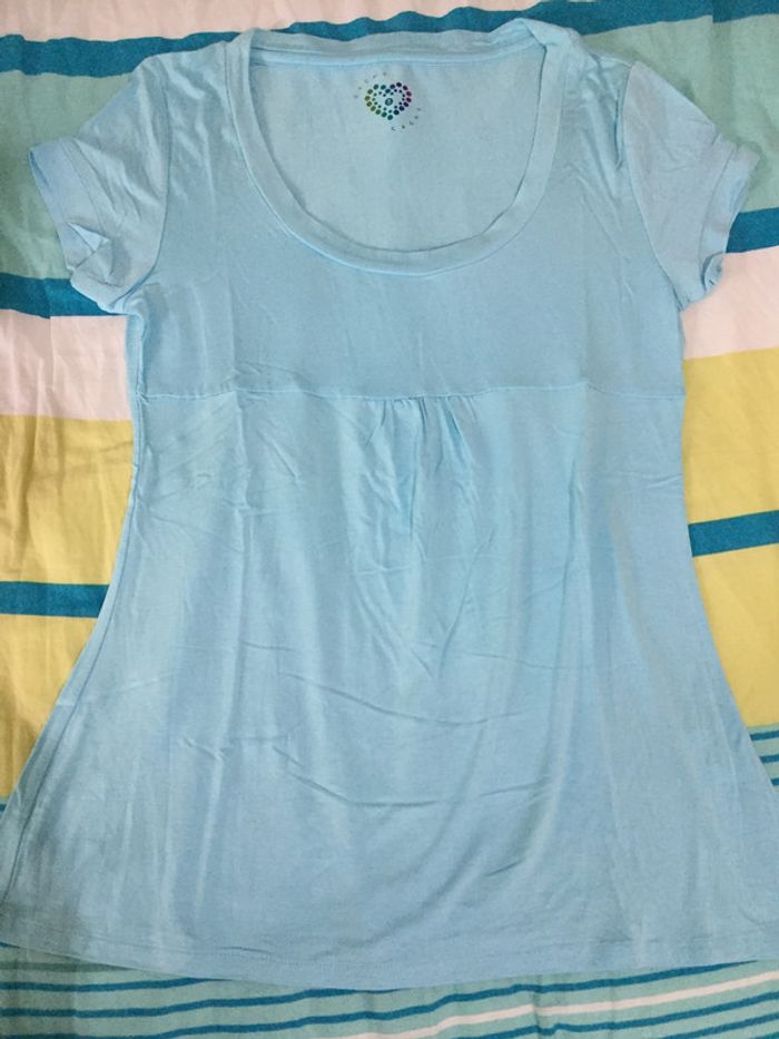 haut bleu clair