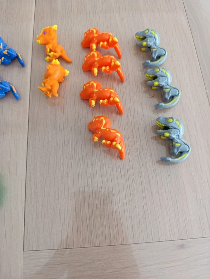 Lot dinosaures Kinder Joy - photo numéro 3