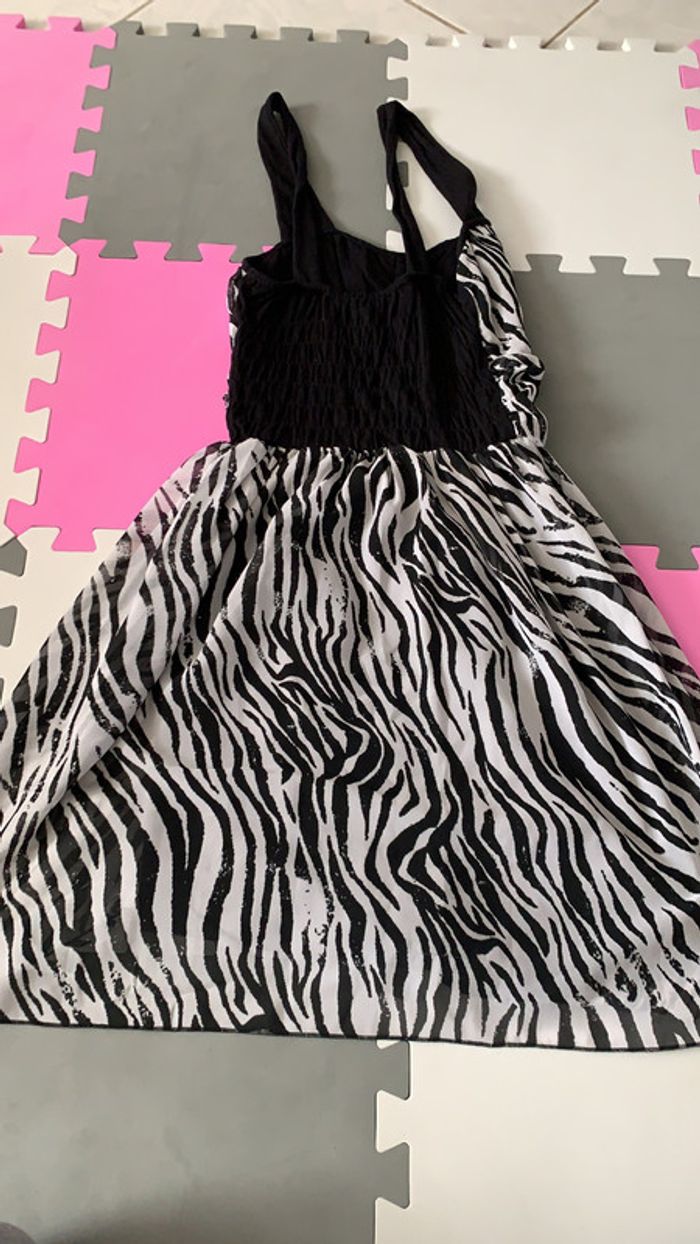 Robe jennyfer taille S - photo numéro 2