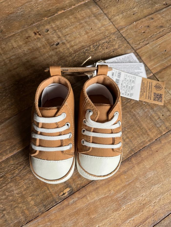 Baskets en tissu type Converse