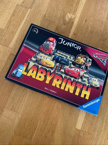 Jeu société labyrinthe cars