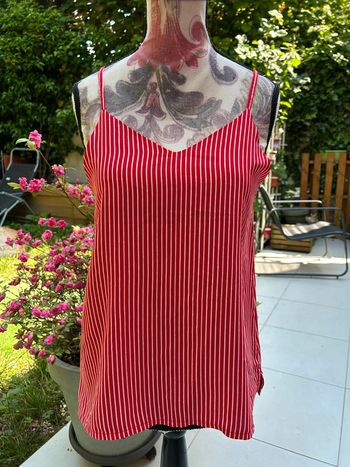 Jolie top à bretelles neuf rouge et blanc à rayures kiabi taille xs