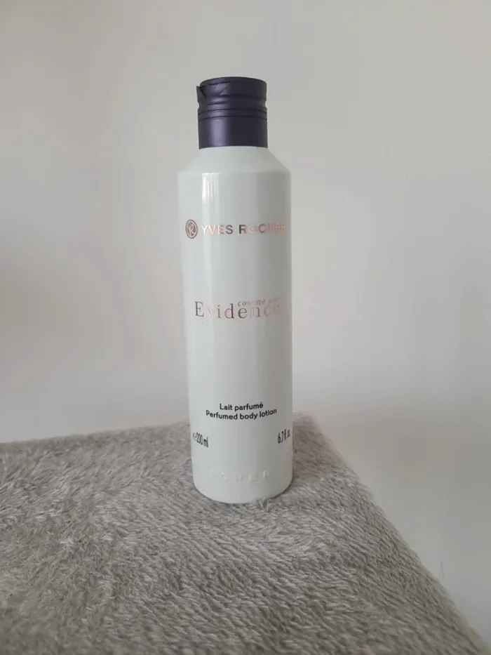 Lait parfumé corps "evidence"