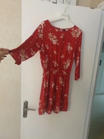 Jolie robe rouge fleurie 🌸