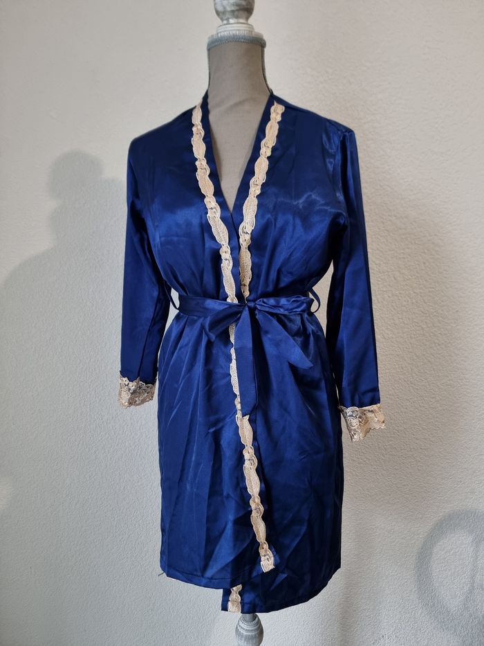 Ensemble de pyjama en satin - photo numéro 3
