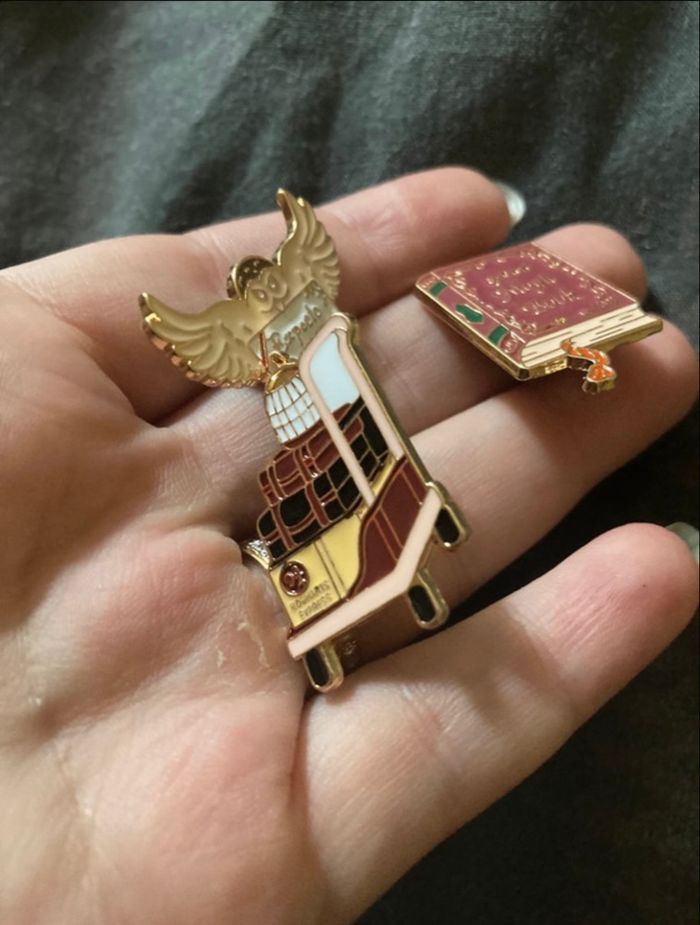 Lot NEUF de 3 pin’s sur le thème d’Harry POTTER - photo numéro 3