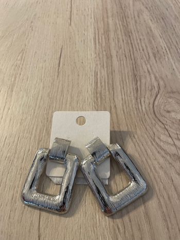 Magnifiques boucles d’oreilles neuves