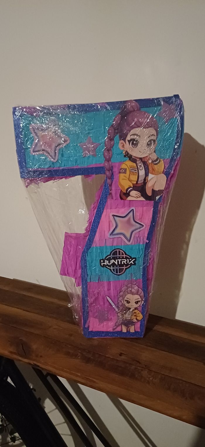 Pinatas anniversaire kpop 7ans