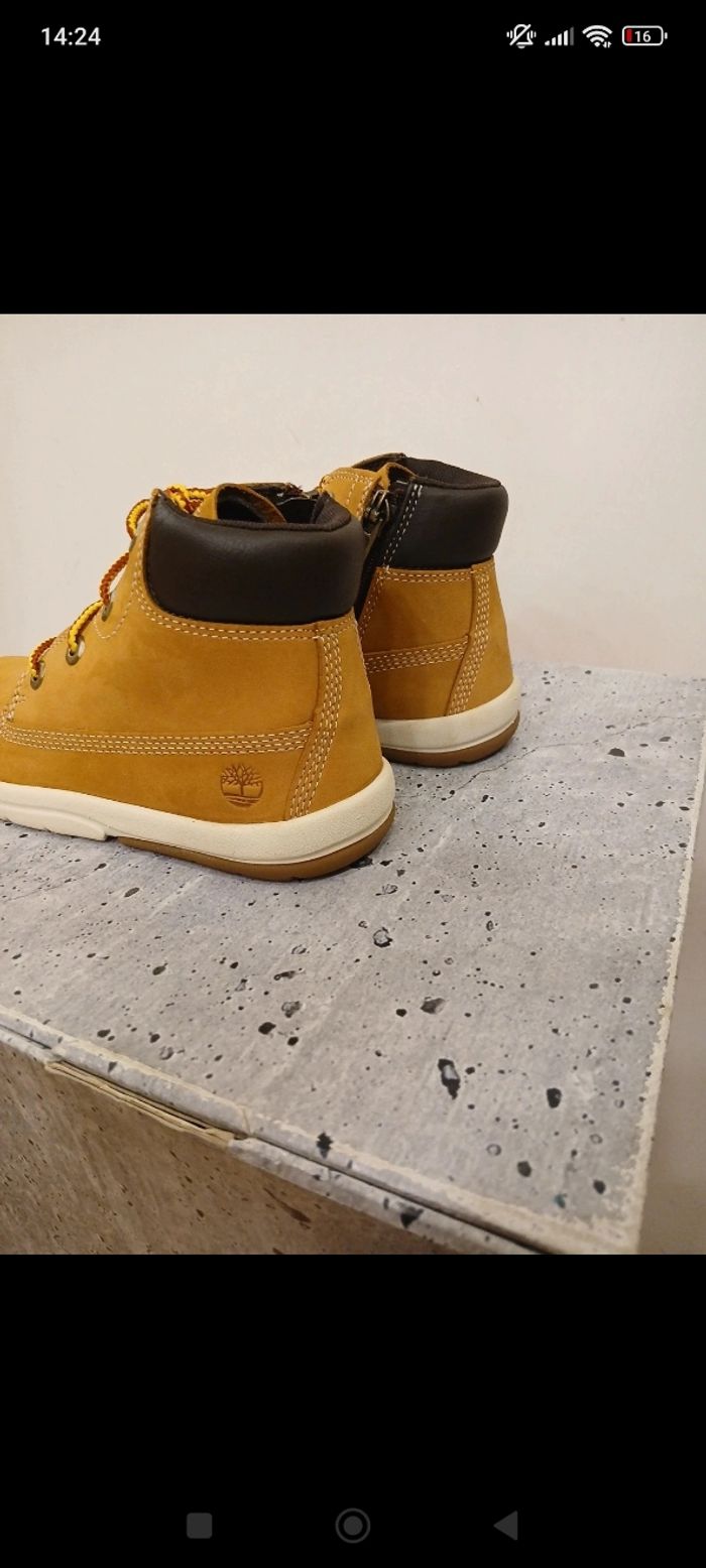 Baskets Timberland taille 29 - photo numéro 3