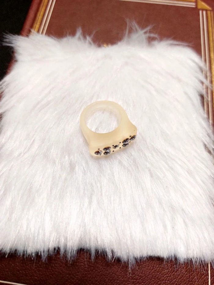 Magnifique bague couleur crème chromée avec strass blanc 00's - photo numéro 7