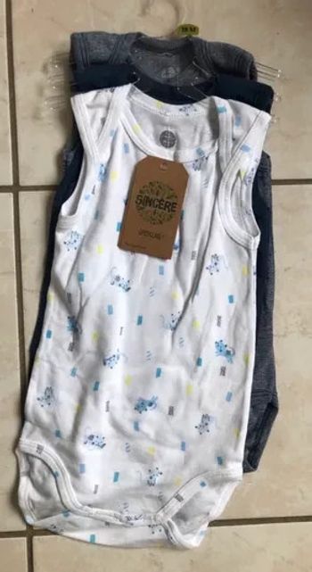 Lot de 3 Bodies sans manches Sincere coton bio garçon T 18 mois neufs dans emballage