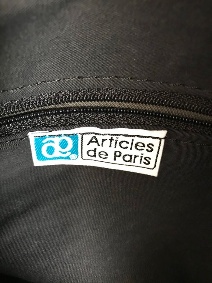 Très joli sac cuir vernis noir façon crocodile - photo numéro 7