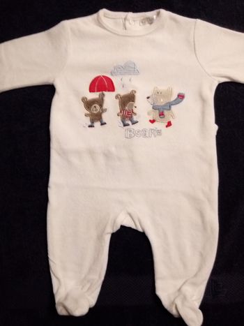 Pyjamas 6 mois (réf perso D3)(familleac72)