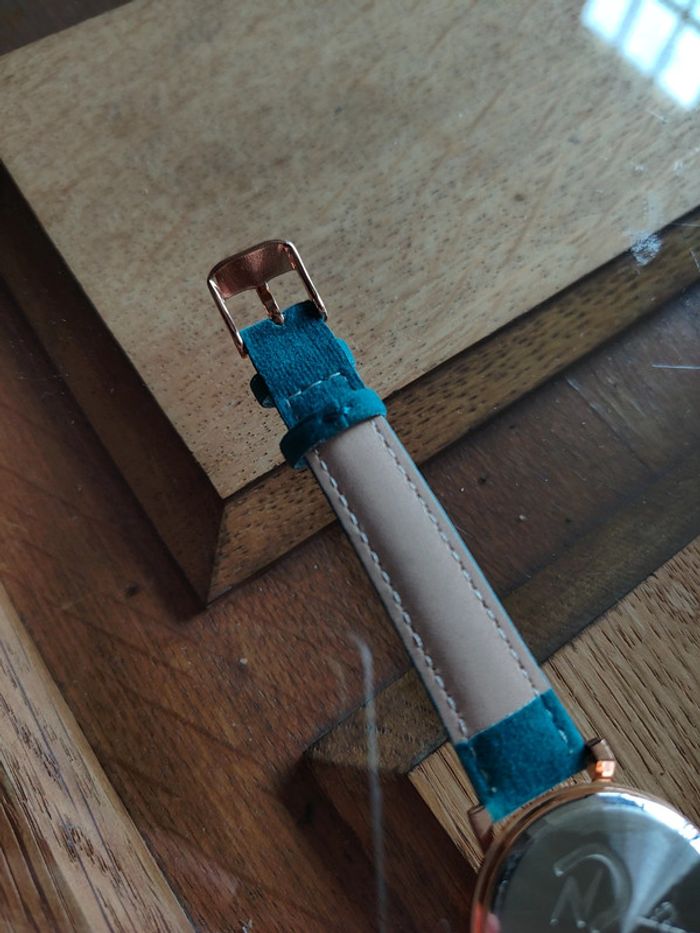 Montre Rodier Cadran Rose Gold et bracelet bleu vert - photo numéro 5