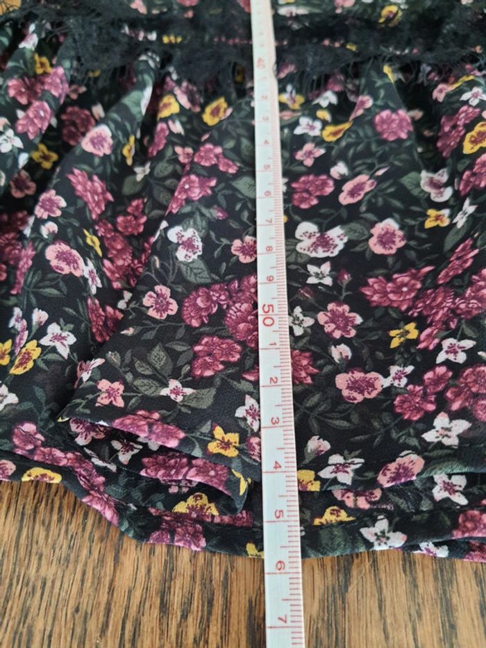 Jolie Blouse noir fleuries H&M eur 46 - photo numéro 16