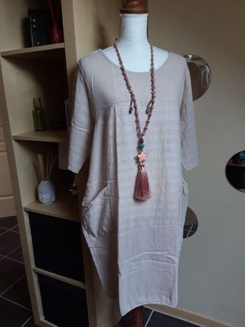 Robe beige neuve