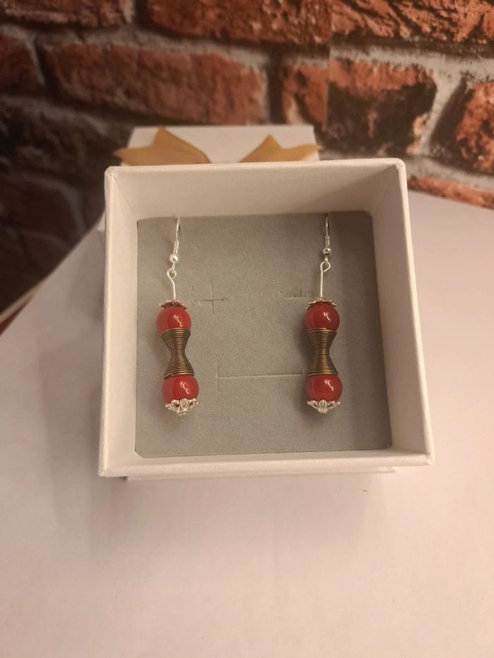 Boucles d'oreilles pendante rouge bronze argenté - photo numéro 6