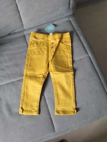 Jean Obaïbi taille 18 mois neuf avec étiquettes