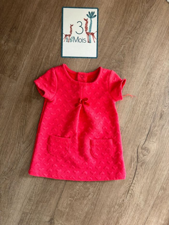 Robe manches courtes
