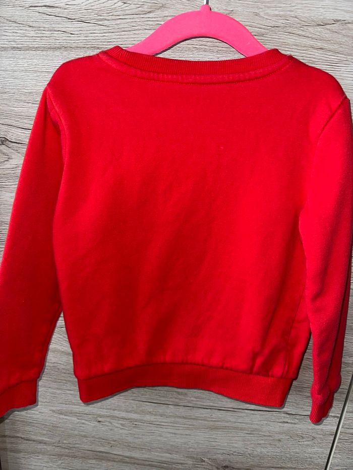 Sweat rouge KIABI – Taille 5 ans (108-113 cm) - photo numéro 2