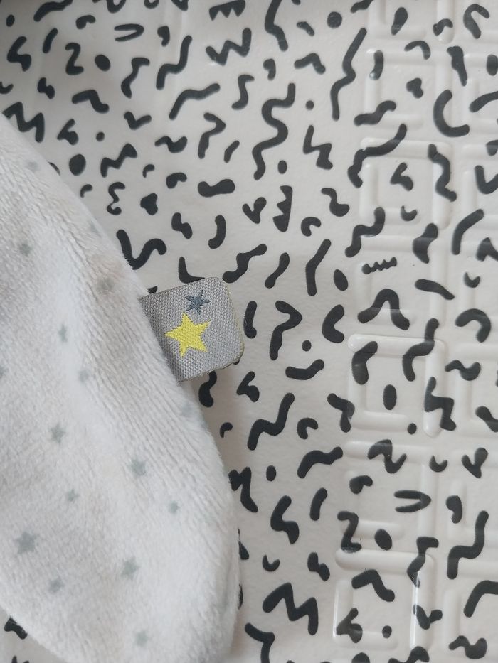 Doudou Minnie Disney Baby – modèle fleur rose/gris - photo numéro 4