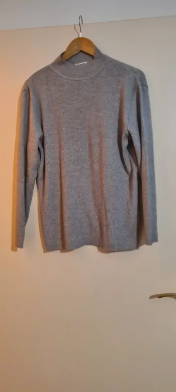 Pull col montant gris Damart