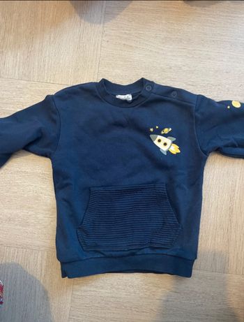 Pull  taille 24 mois