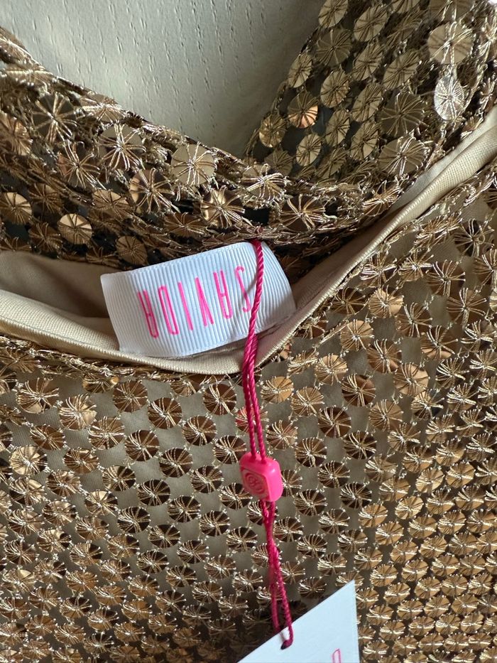 Robe dorée pour les Fêtes de fin d’année - photo numéro 5