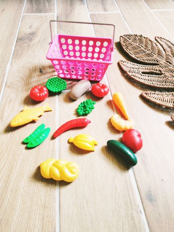 🧺Dinette panier rose avec fruits et légumes en plastique