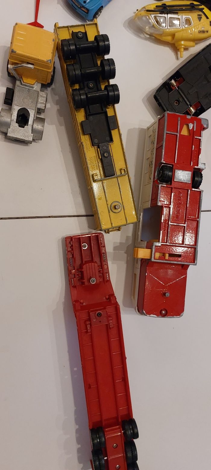 Lot voiture hélicoptère