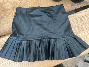 Jupe taille M / L plissée en simili cuir jubylee noire 38 / 40