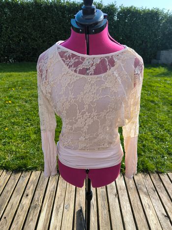 Ensemble haut débardeur+ dessus dentelle beiges