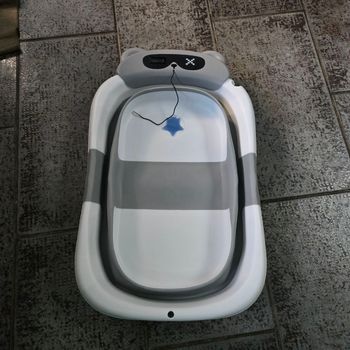 Baignoire retractable  bébé 0 a 6 mois 