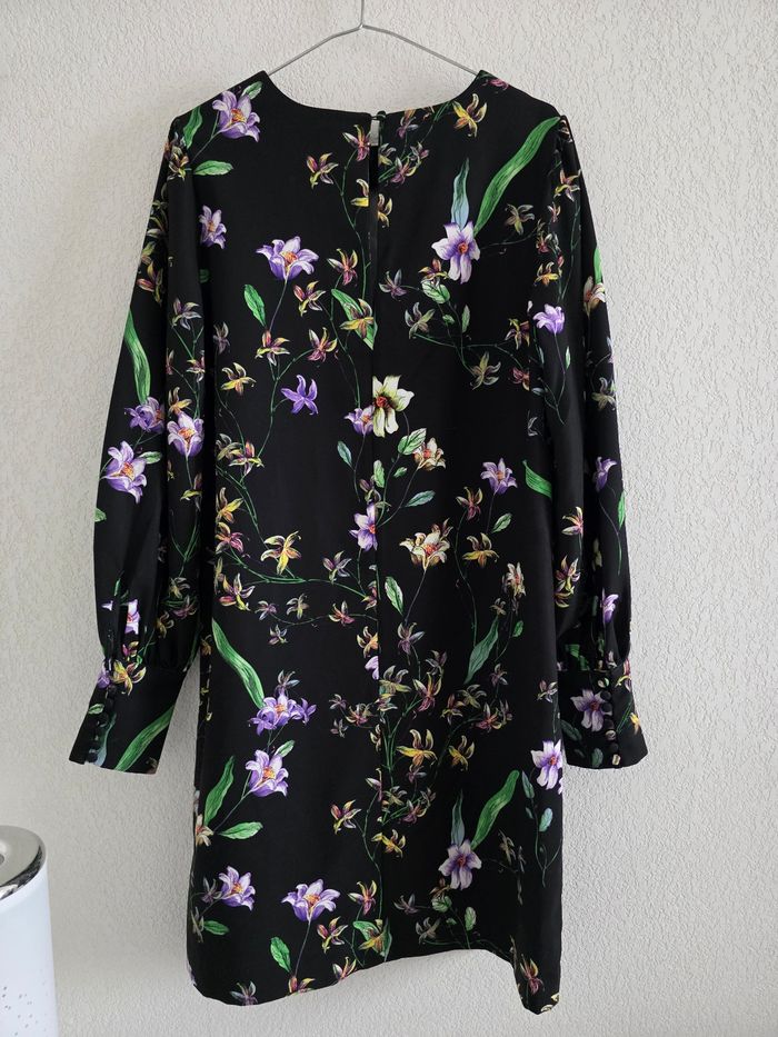 Jolie robe droite noire fleurie h&m taille 36 - photo numéro 6