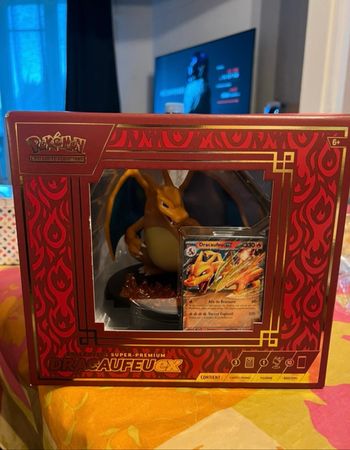 Coffret Dracaufeu EX Super premium avec figurine