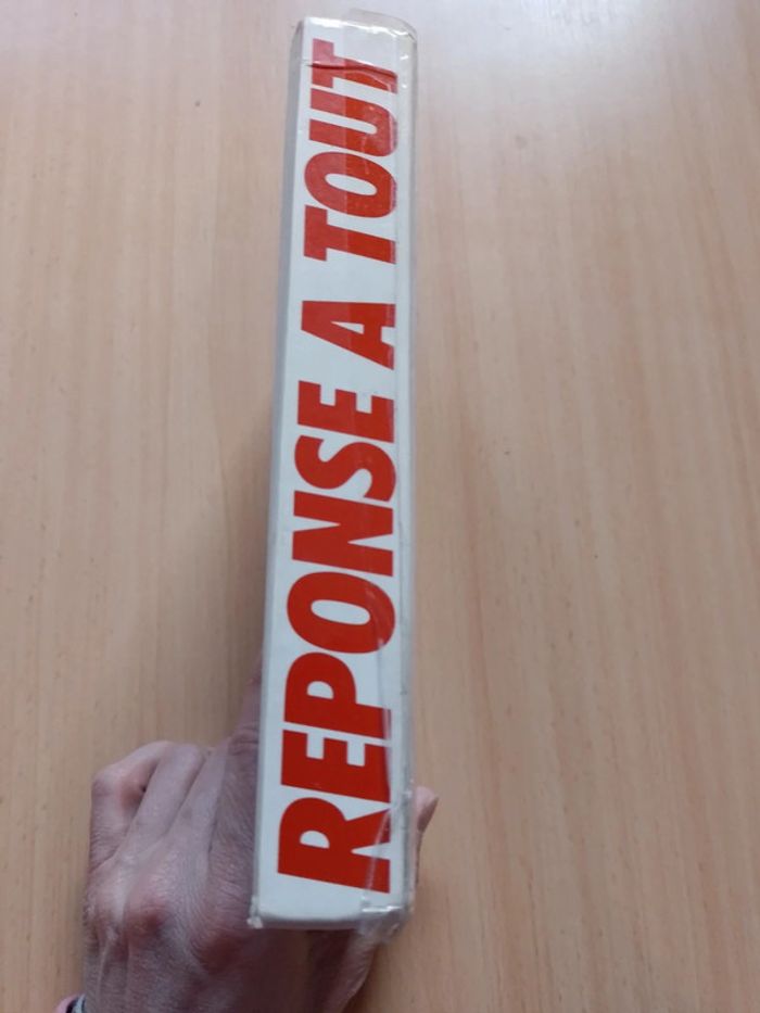 Livre Réponse à tout - photo numéro 2