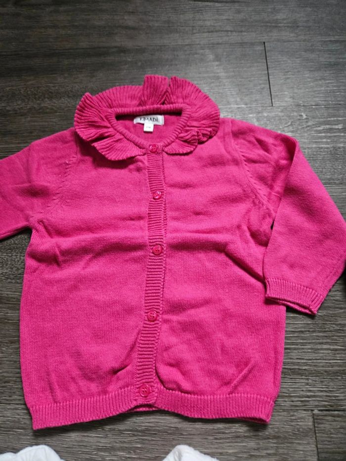 Lot de 5 gilets et pulls fille taille 6 mois - photo numéro 2