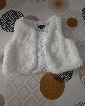 Gilet sans manche moumoute