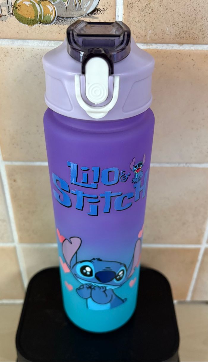Gourde 750ml STITCH fermeture facile et pratique 8 différentes couleurs Neuves