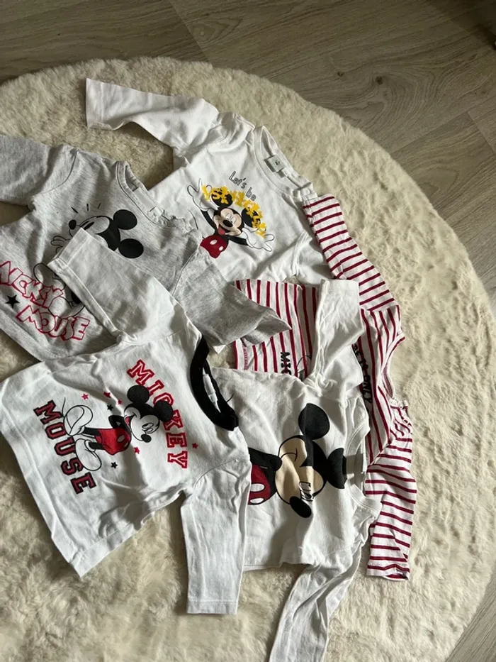 Lot 5 tshirt Disney