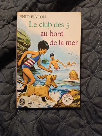 Le clud des 5 au bord de la mer