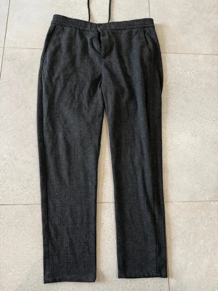 Pantalon noir Zara, taille M, très bon état , 42x100cm