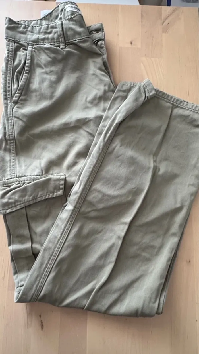 Pantalon kaki large pull and bear 40 - photo numéro 2