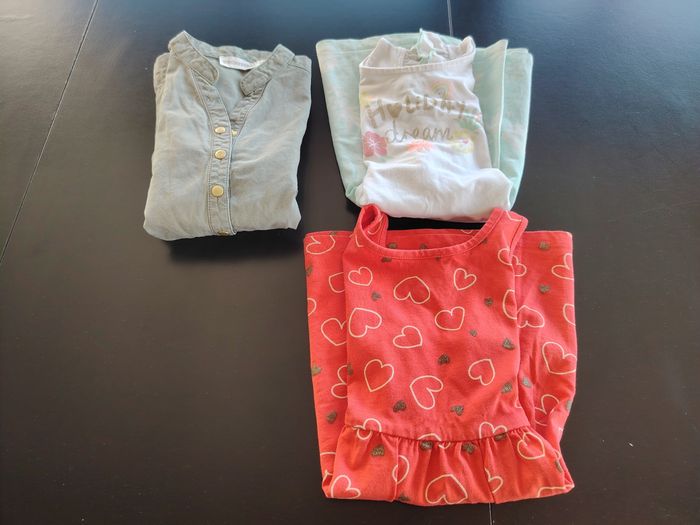 Lot 2 robes et 1 combi