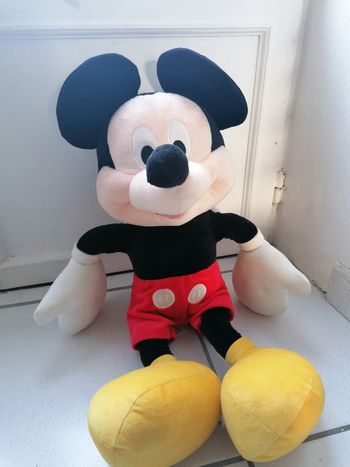 Grosse peluche Mickey