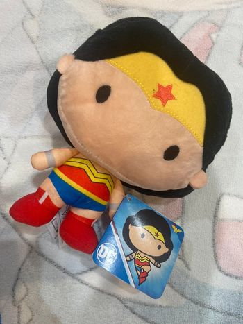 Peluche Wonderwoman