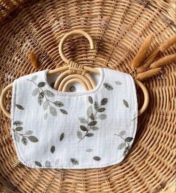 Bavoir arrondi feuillage 